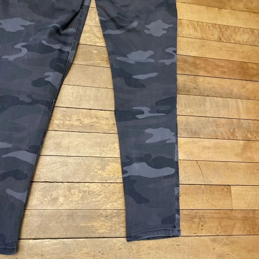 Democracy Ab Solution Pants Women’s Size 8 Camo Zip Pockets Skinny Mid Rise